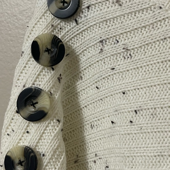 cream knit sweater with button detailing - Picture 3 of 6